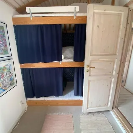 Cosy - 300 M To Beautiful And Cafes *