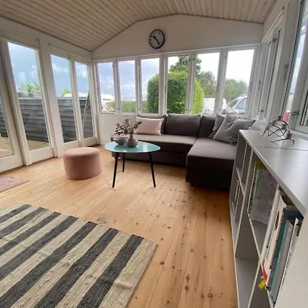 Cosy - 300 M To Beautiful And Cafes