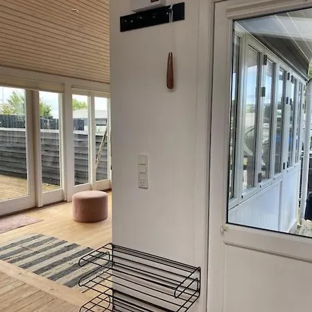 Cosy - 300 M To Beautiful And Cafes *